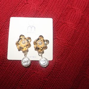 Pearl & Metal Flower Earrings
